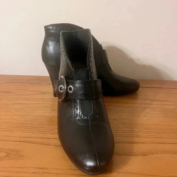 Lifestride sz 7 black ankle boots - Picture 1 of 6